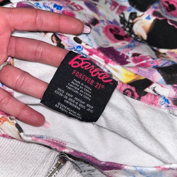 Forever 21 2014 Limited Edition Barbie Print Graphic set Sweatshirt/shorts SZ SM - Picture 6 of 7